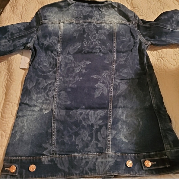 NWT SMALL LULAROE JAXON DENIM JACKET BLUE WASHED - Picture 2 of 6